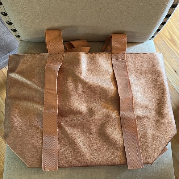 Saks Fifth Avenue PVC Metallic Rose Gold Tote Bag - Picture 5 of 12